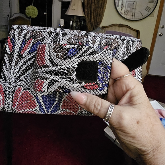 VGC❤️🤍💙Whiting & Davis Crossbody! - Picture 6 of 17